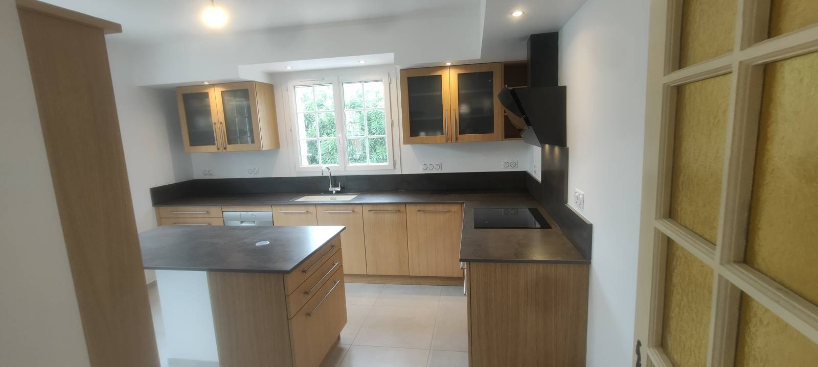 Société spécialiste des ventes et poses de cuisines proche de Saint Rémy de Provence (13)