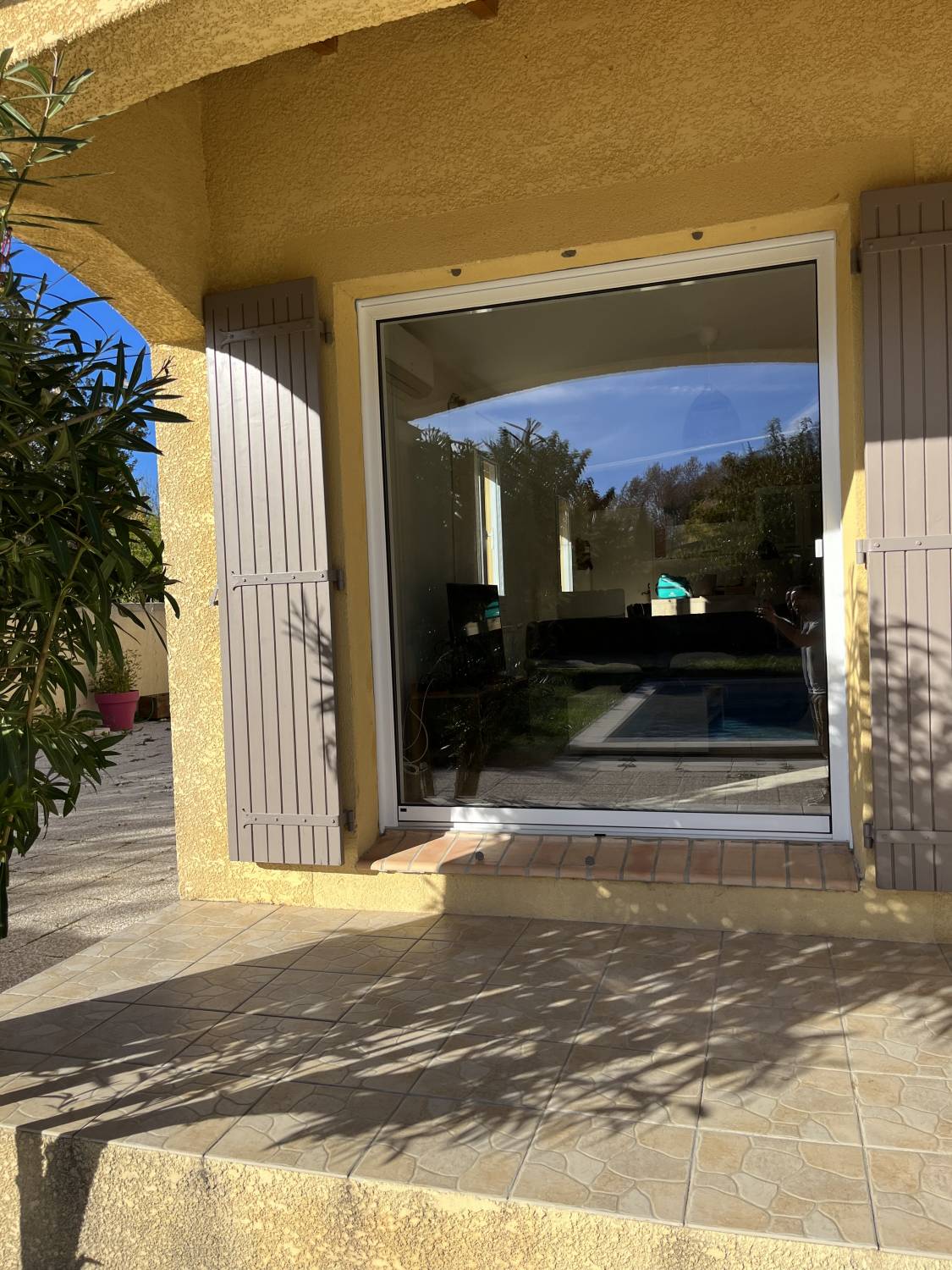 Pose en applique d’une baie vitrée coulissante 1 Vantail en aluminium à Vedène près de Morières-les-Avignon