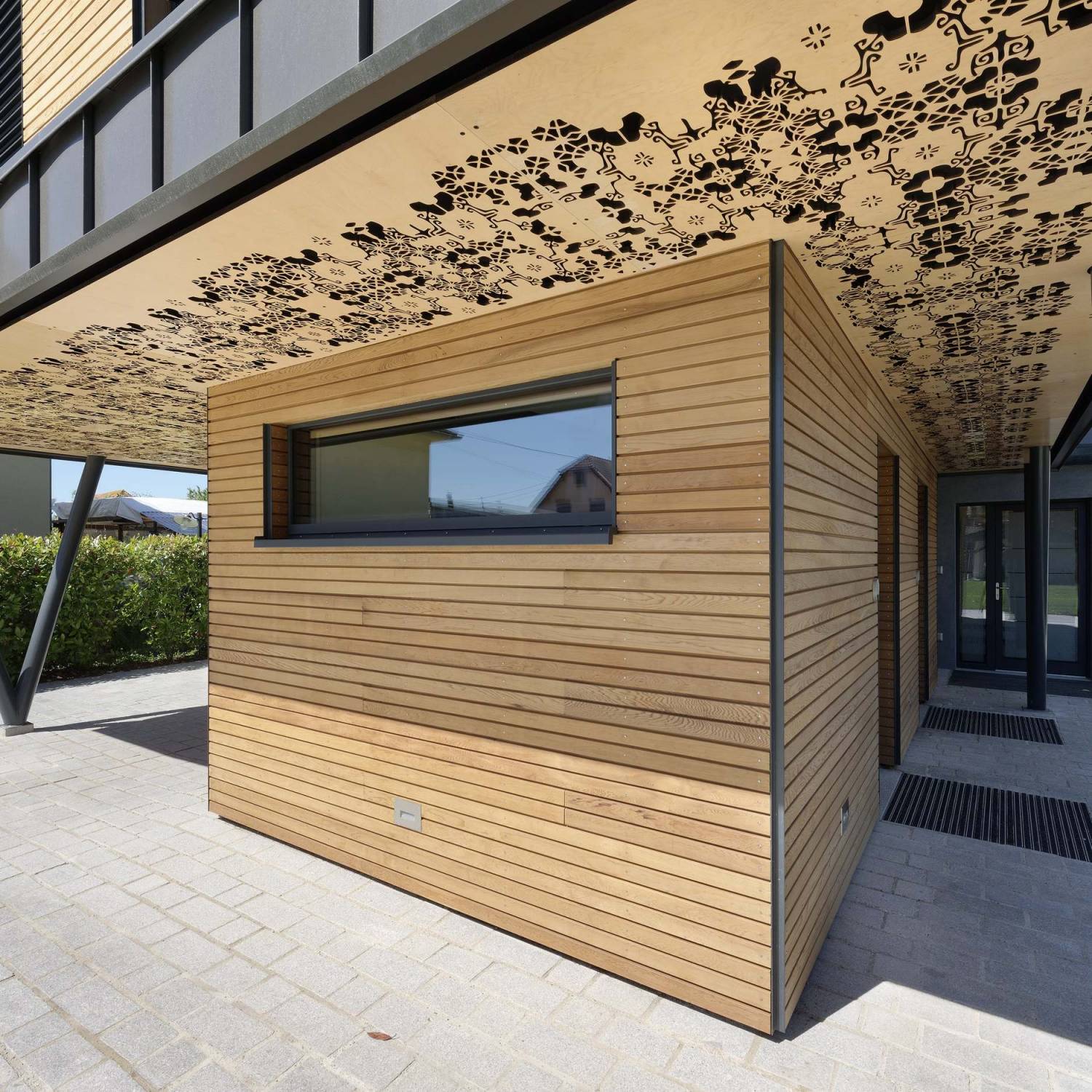 Fenêtre tout en verre avec store intégré dans le vaucluse (84)