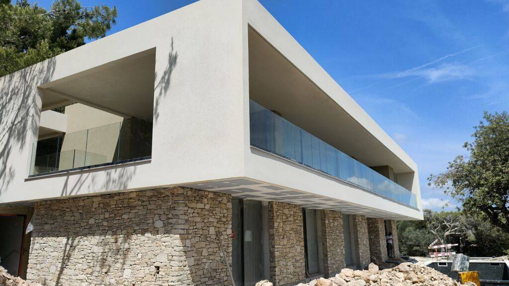 Ventes et installations de fenêtres sur-mesure en aluminium pour maison de particuliers vers Avignon 84 Vaucluse