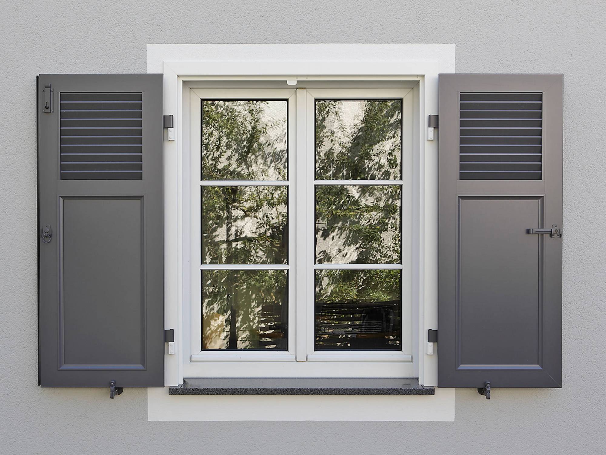 Profitez de l'élégance de nos volets battants sur mesure en aluminium près de Morières-les-Avignon (84)