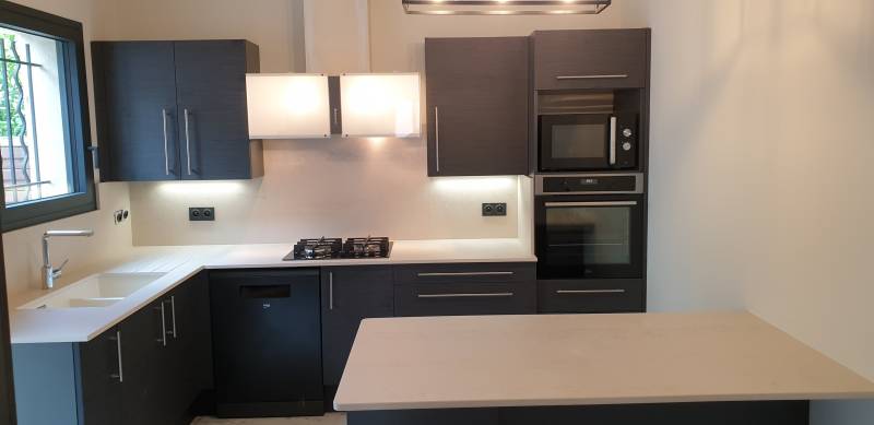 Prix cuisine haut de gamme pose comprise à proximité d'Aix en Provence dans les Bouches du Rhône