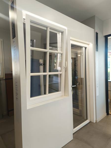 Fenêtre PVC double vitrage blanches à Vedène près d'Avignon dans le Vaucluse