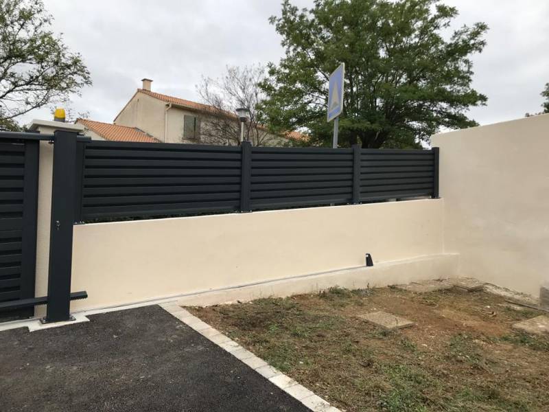 Clôture en lauminium pour mur en pente dans la Drôme (26)