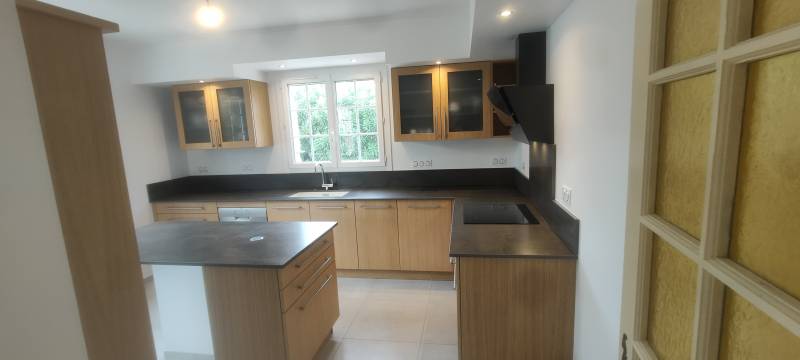 Société spécialiste des ventes et poses de cuisines proche de Saint Rémy de Provence (13)