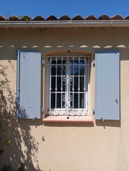 Installation de volet 2 vantaux en alu sur mesure cintré et isolant dans le 84 (Avignon) Montfavet