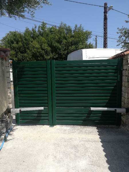 Rénovation portail battant persienné en aluminium 1/3 2/3 dans le Vaucluse (84)