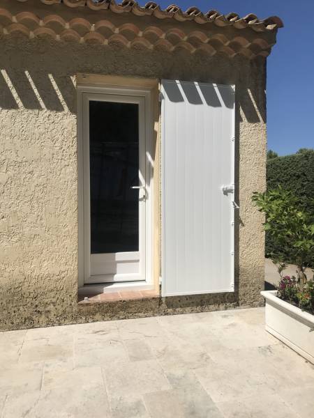 volet en aluminium blanc isolant à Barbentane près d'Avignon (13)