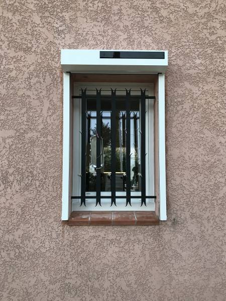 Volet roulant solaire avec télécommande dans le 13 à Châteaurenard (Noves)