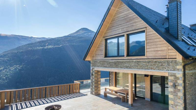 Baie vitrée chalet sur mesure : bois, alu ou mixte - GDM Menuiseries spécialiste baie vitrée