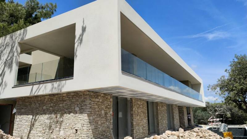 Ventes et installations de fenêtres sur-mesure en aluminium pour maison de particuliers vers Avignon 84 Vaucluse